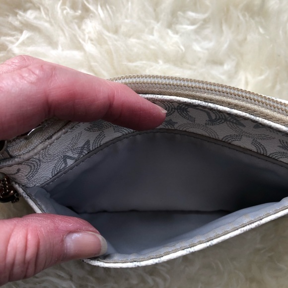 Cute Coach Wristlet - Picture 5 of 5